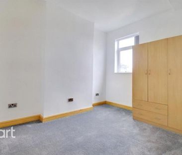 4 bedroom flat to rent - Photo 5