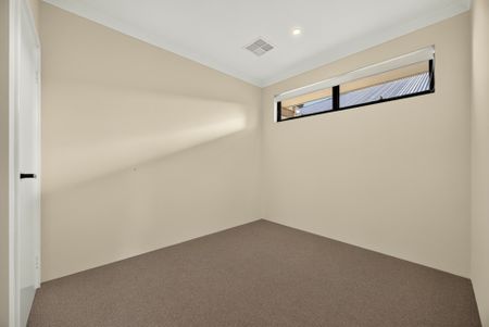 Airconditioned Four-Bedroom Brand New Home! - Photo 5