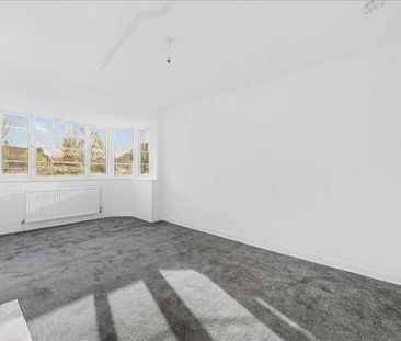 Queens Keep, Twickenham, TW1 - Photo 2