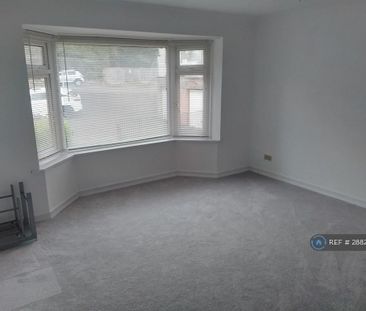 1 bedroom in a flat share to rent - Photo 1
