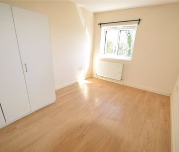 Woodcote Grove Road, Coulsdon, CR5 - Photo 1