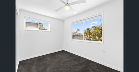 10 Numidia Street, Currumbin Waters, Qld 4223 - Photo 2