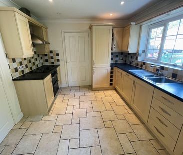 Carisbrooke Way - Photo 3