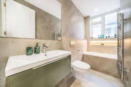 3 bedroom flat to rent - Photo 3