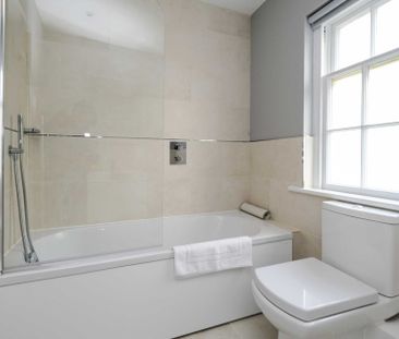 Henrietta Park Mews, Bath - Photo 2