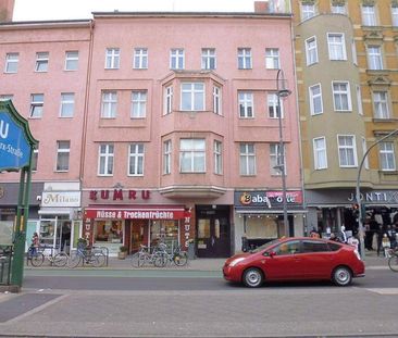 Kleine Wohnung im ruhigen Seitenflügel- mitten im Trubel auf der Ka... - Foto 1