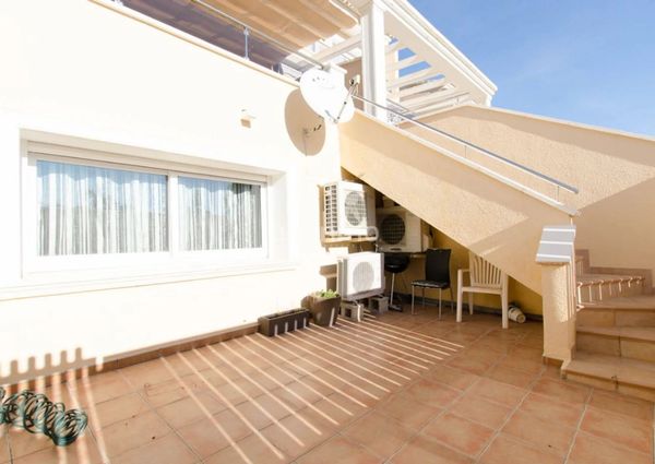 Semi-detached house with panoramic views for rent in Calpe