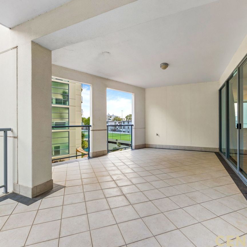 South Perth Stunner&comma; Available Now&excl; - Photo 1