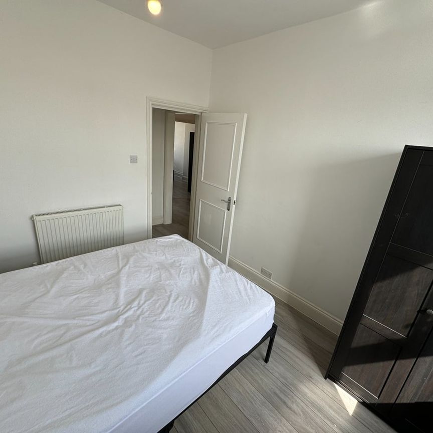 Room in a Shared Flat, Holland Road, BN3 - Photo 1
