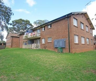 Charming 2-Bedroom Unit for Lease: Prime Location - Photo 3