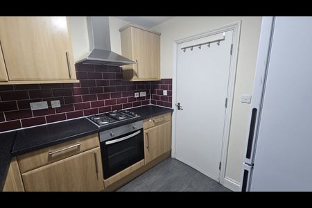 2 Bed Flat, Barrington Road, E12 - Photo 4