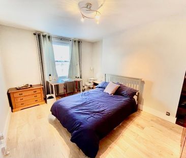 2 Bed Flat, Maclise Road, W14 - Photo 2