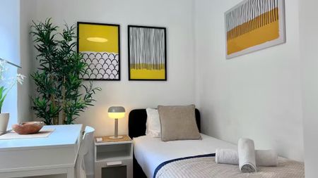 Alameda de Capuchinos, Málaga, Andalusia 29014 - Photo 4