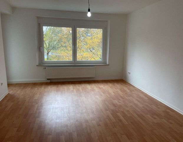 Tolle 3 - Zimmer Wohnung mit Balkon in modernisierter Wohnanlage! - Foto 1