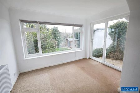 3 bedroom semi-detached house to rent - Photo 3
