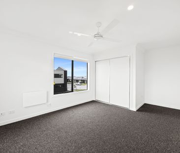 Contemporary Living in Mickleham - Photo 2