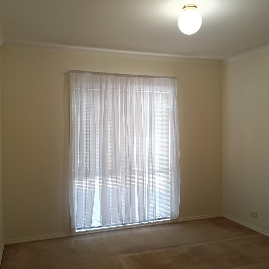Neat 2 Bedroom Townhouse in CBD - Photo 1
