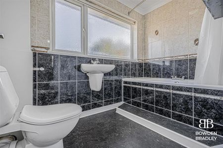 3 bedroom terraced house to rent - Photo 5