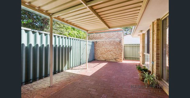 Three Bedroom Low Maintenance Villa - Photo 1