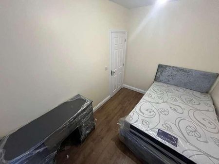 Room In Shared House - Malvern Road, LU1 - Photo 4