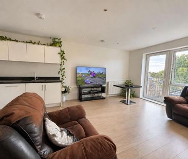 3 bedroom flat to rent - Photo 5