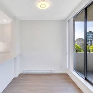 Luxurious Pet-Friendly Apartment for Rent - Photo 2