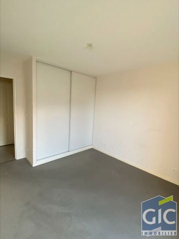 Location Appartement 3 pièces 77m² - Photo 2