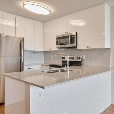 Pet-Free, 2bd 1ba, In Vancouver - Photo 1