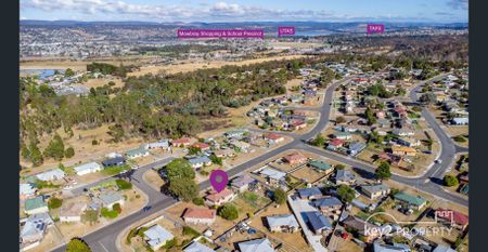 Neat & Charming Brick Home - Photo 4