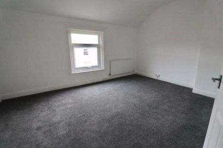 3 bed terraced house to rent in SR8 - Photo 3