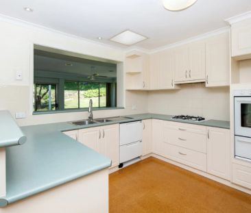 Spacious Four Bedroom Family Home - Photo 2
