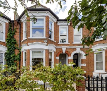 A beautiful five bedroom house on Balliol Road - Photo 4