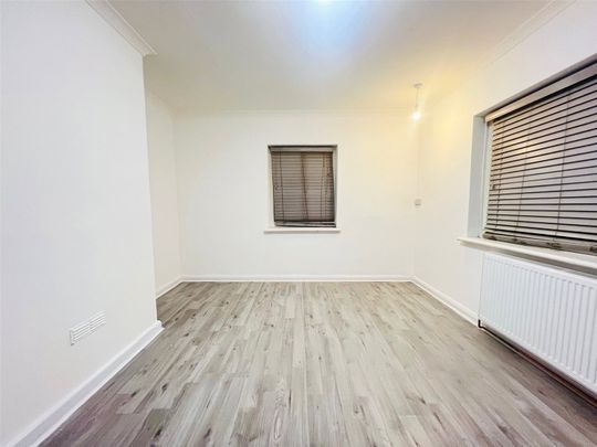 house to rent Camden Gardens, Thornton Heath, CR7 - Photo 1