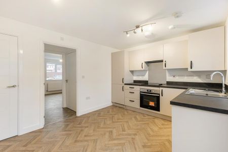 2 bedroom semi-detached house to rent - Photo 4