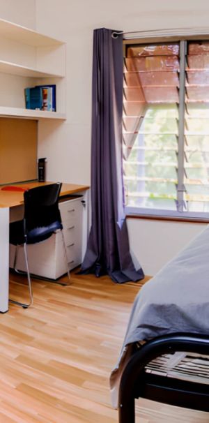 Six Bedroom Apartment - Photo 1