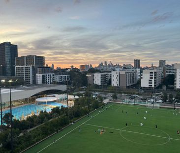 City View I Light & Sunny I Pool & Gym - Photo 2