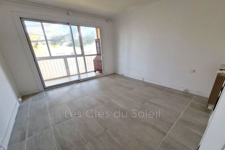 Location appartement 3 pièces 58 m² Bandol - Photo 2