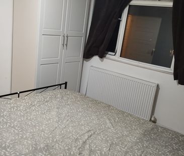 3 Bed Terraced House, Grenaby Avenue Croydo, CR0 - Photo 5