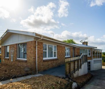 Three Bedroom Home - Photo 2