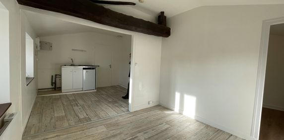 Location Appartement 2 pièces 30m² BARBEZIEUX ST HILAIRE 16300 - Photo 2