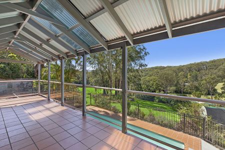 🏡 "Serene Coastal Living: Stunning 4-Bedroom Home in Terrigal" 🌊 - Photo 4