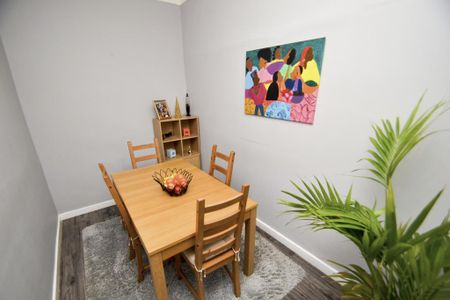 3 bedroom flat to rent - Photo 4