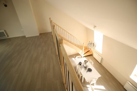 Location Appartement 3 pièces 69m² QUESNOY SUR DEULE 59890 - Photo 2