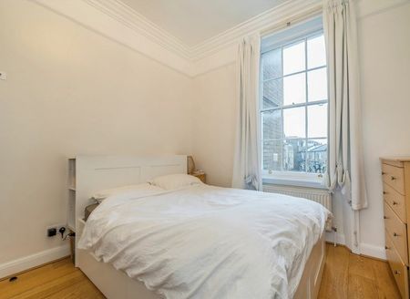 St. Georges Square - Photo 4