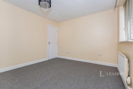 3 bedroom terraced house to rent - Photo 5