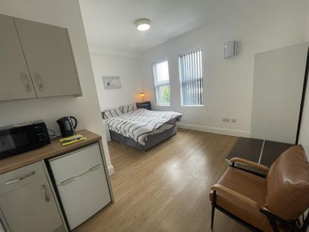 1 bedroom house of multiple occupation to rent - Photo 4
