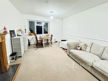 3 bedroom house to rent Webster Avenue, Kenilworth, Warwickshire, CV8 - Photo 2