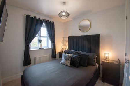 3 bedroom semi-detached house to rent - Photo 3