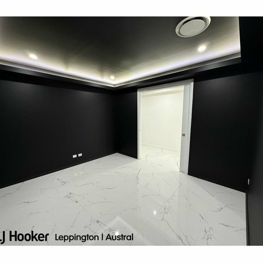 SPACIOUS, STYLISH & PERFECTLY LOCATED! - Photo 1