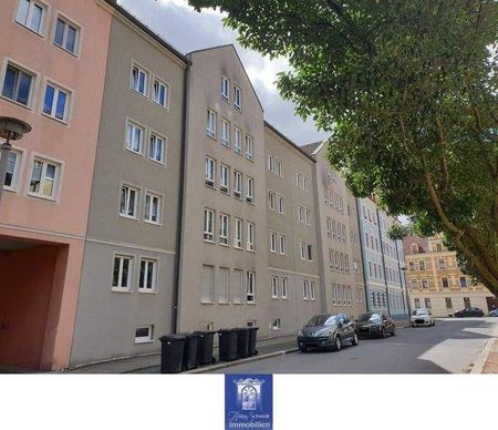 Himmlisch Wohnen unterm Dach mit großer Küche und Tageslichtbad! - Foto 3